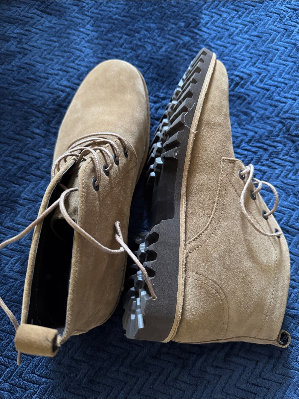 NWT! Kenneth Cole Reaction Men's Suede Lace-Up Chukka Boots in Tan